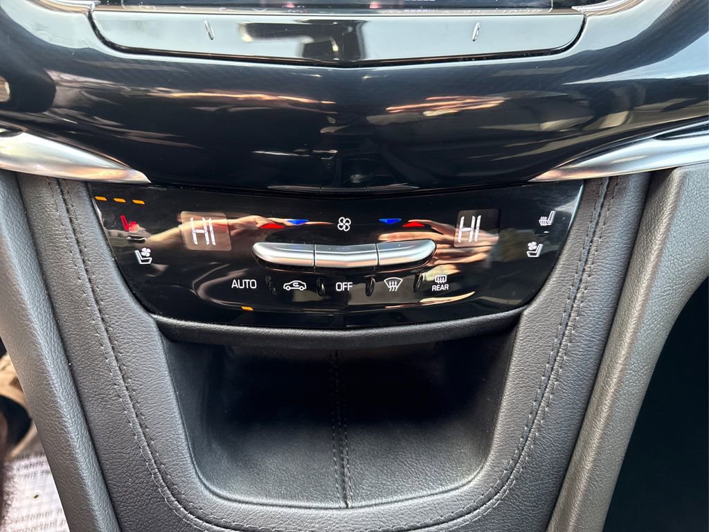 Used 2023 Cadillac XT6 Sport w/ Platinum Package image 32