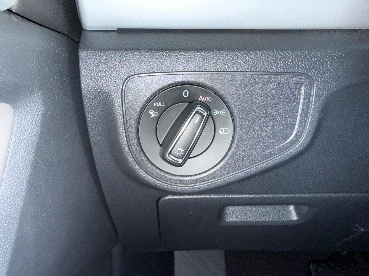 Used 2021 Volkswagen Atlas SE image 13