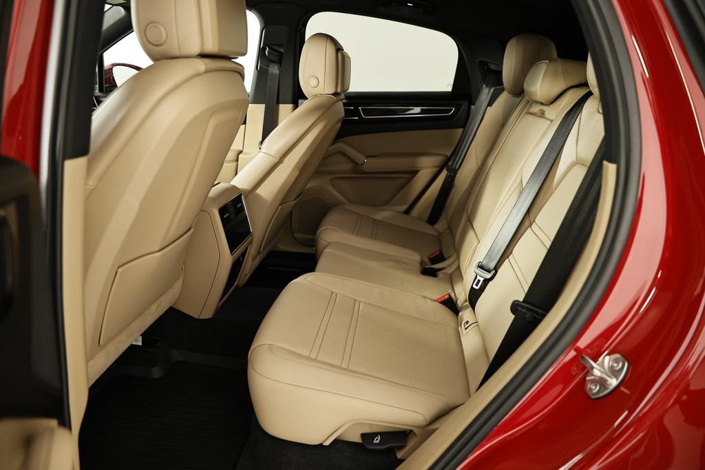 Certified 2023 Porsche Cayenne Coupe AWD/4WD image 22