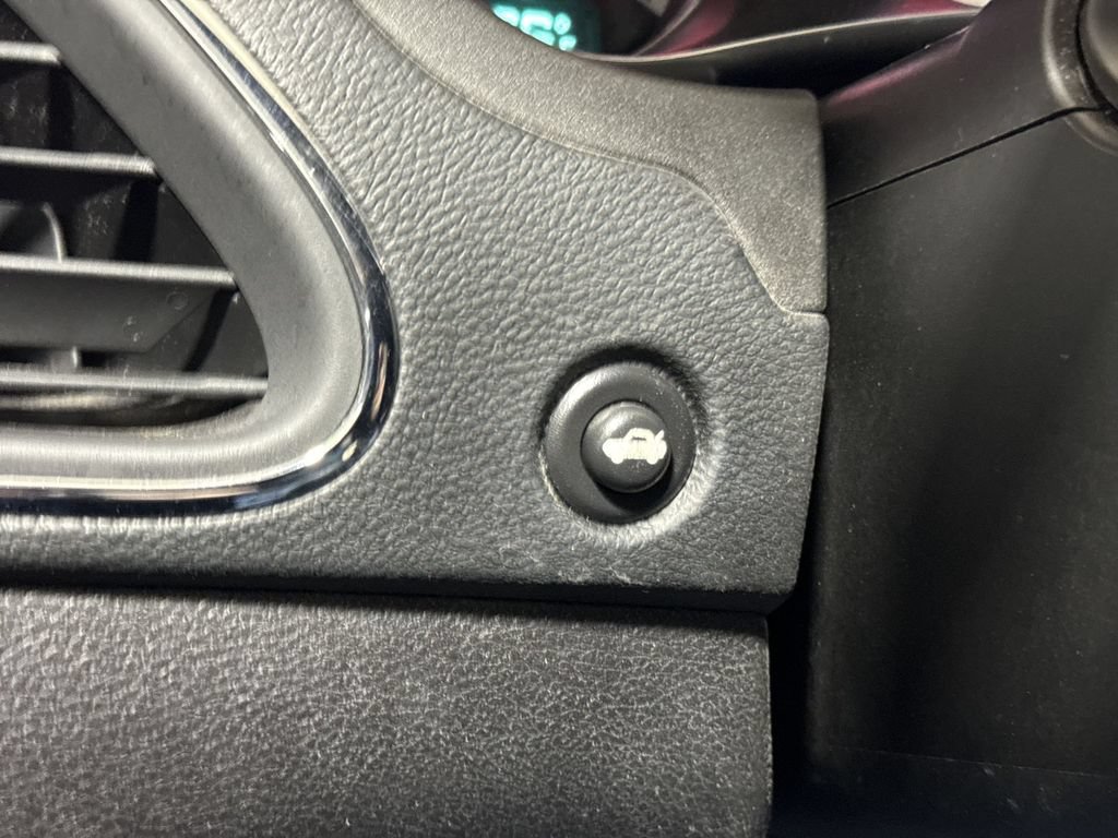 Used 2014 Chrysler 200 Limited w/ Sun/Sound Group FWD image 17