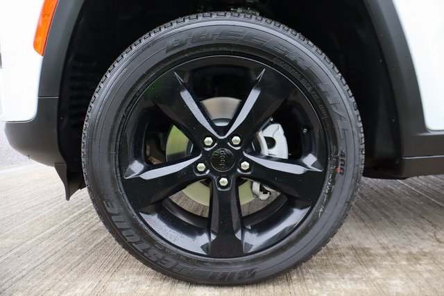 New 2025 Jeep Grand Cherokee Altitude image 23