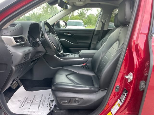 Used 2020 Toyota Highlander XLE w/ Protection Package #3 AWD/4WD image 19