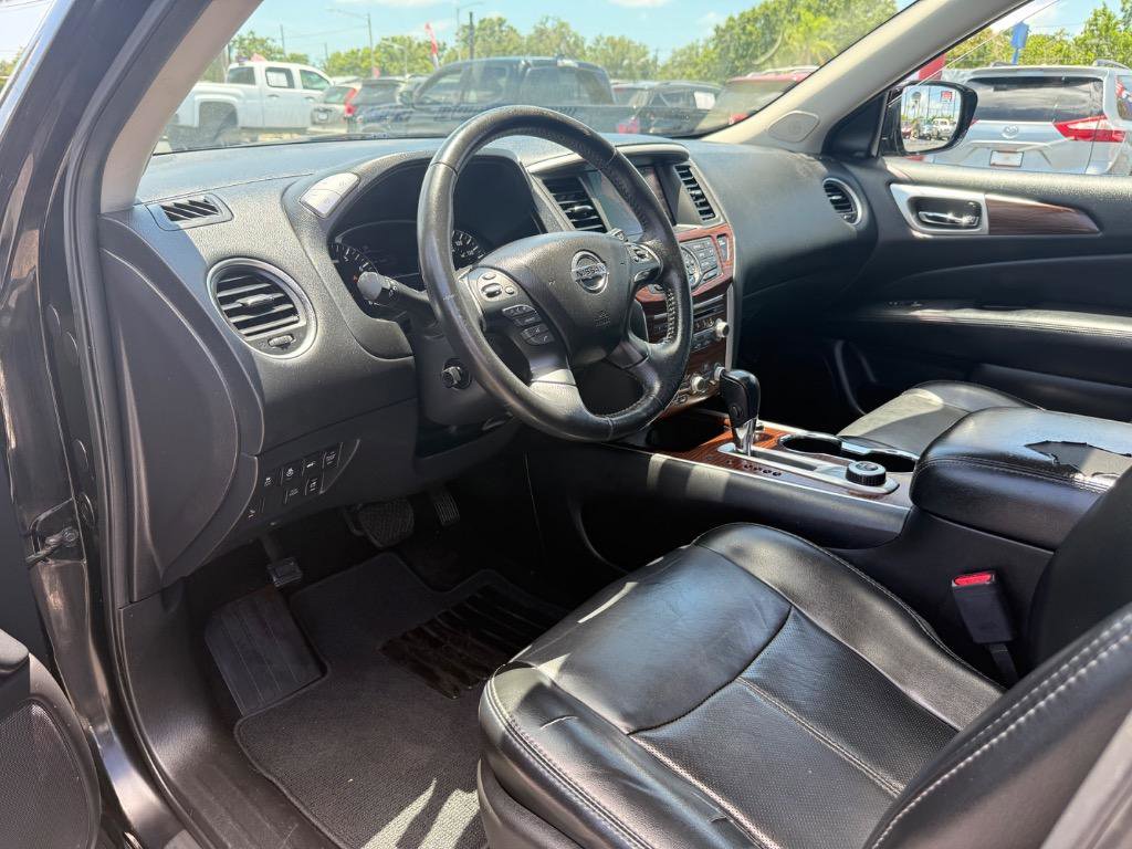 Used 2017 Nissan Pathfinder Platinum w/ Cargo Package image 26