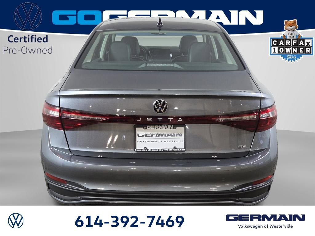 Certified 2025 Volkswagen Jetta SE w/ Sunroof Package image 9