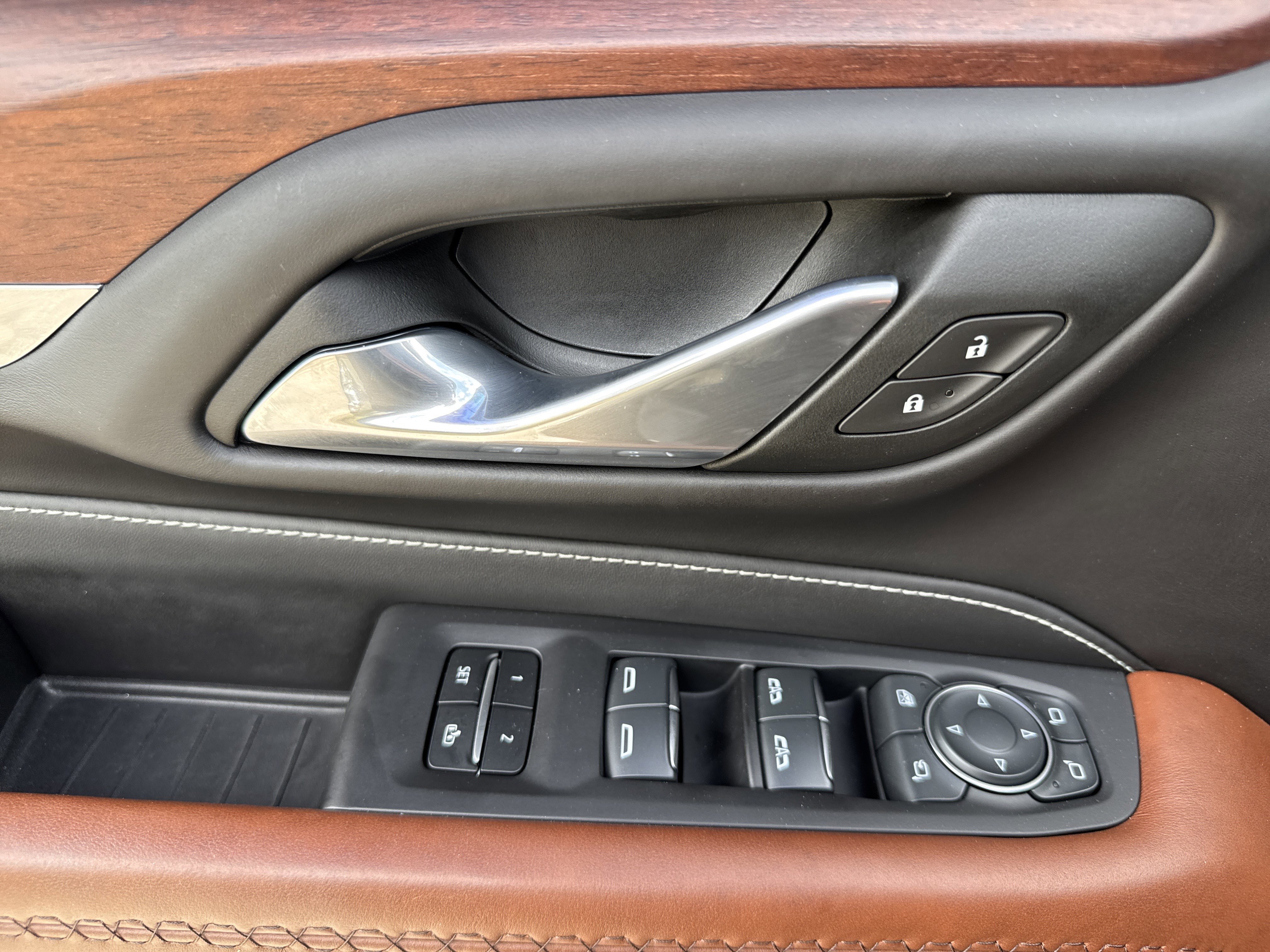 Used 2024 GMC Yukon Denali Ultimate image 15