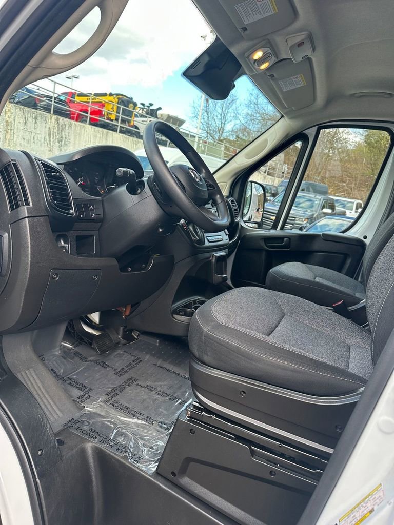 Used 2024 RAM ProMaster 2500 w/ Convenience Group FWD image 9