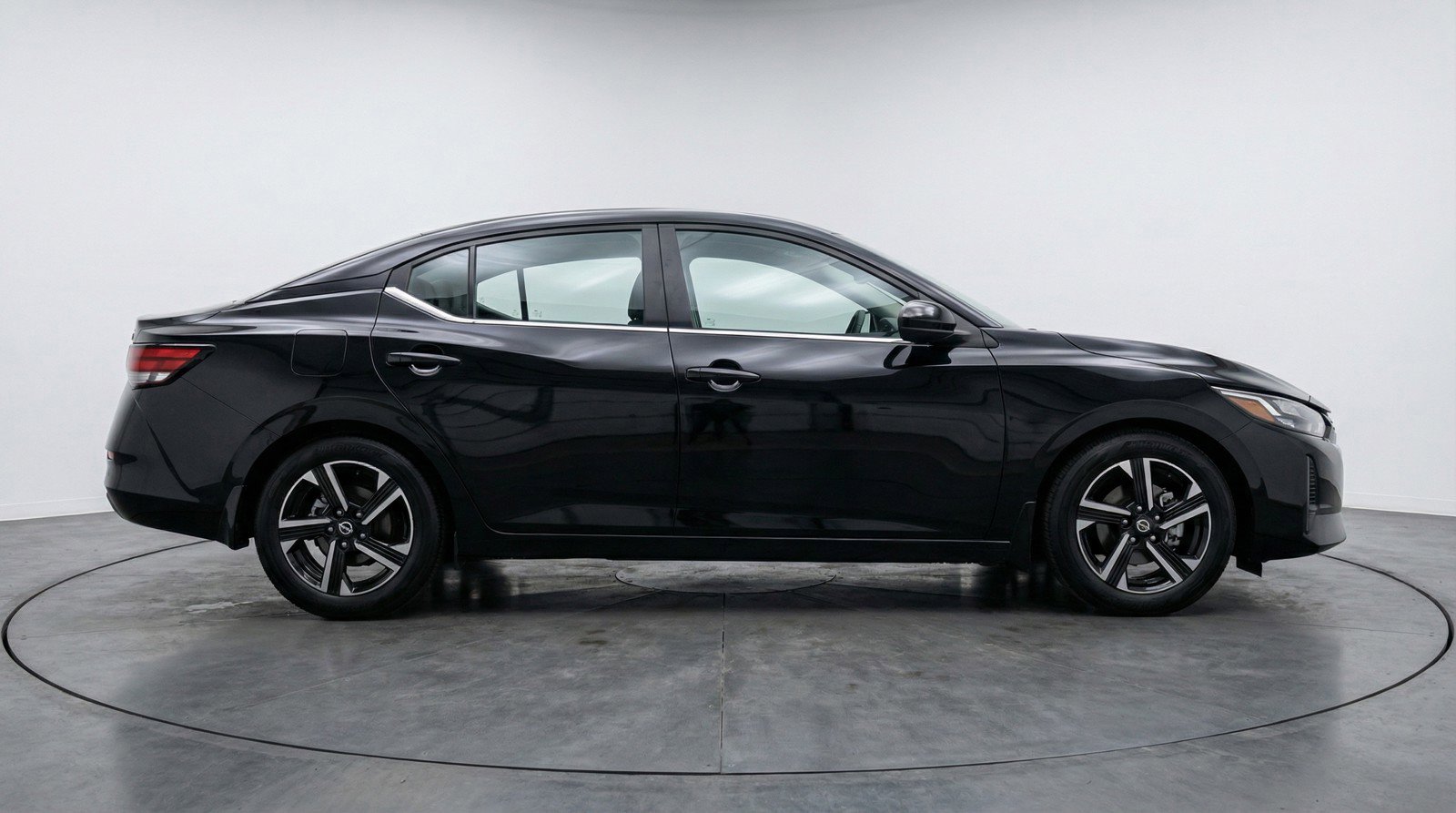 Used 2025 Nissan Sentra SV FWD image 11