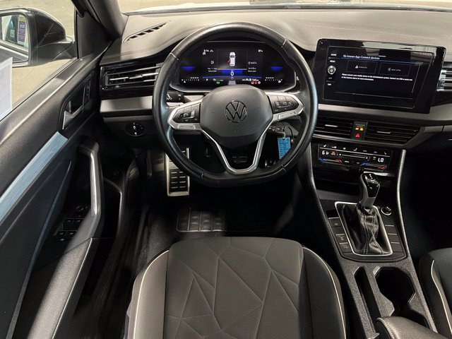 Used 2025 Volkswagen Jetta Sport FWD image 17