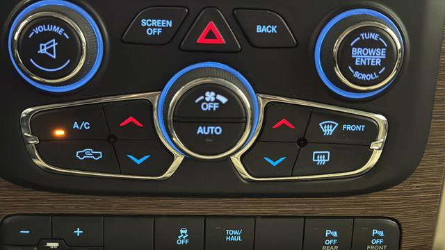 Used 2016 RAM 1500 Laramie w/ Convenience Group image 17