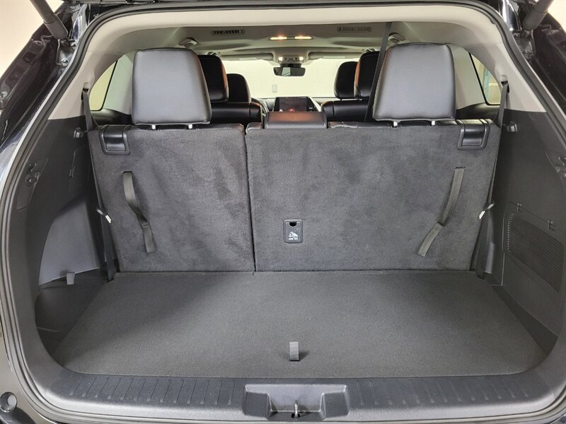 Used 2024 Toyota Highlander XLE AWD/4WD image 61