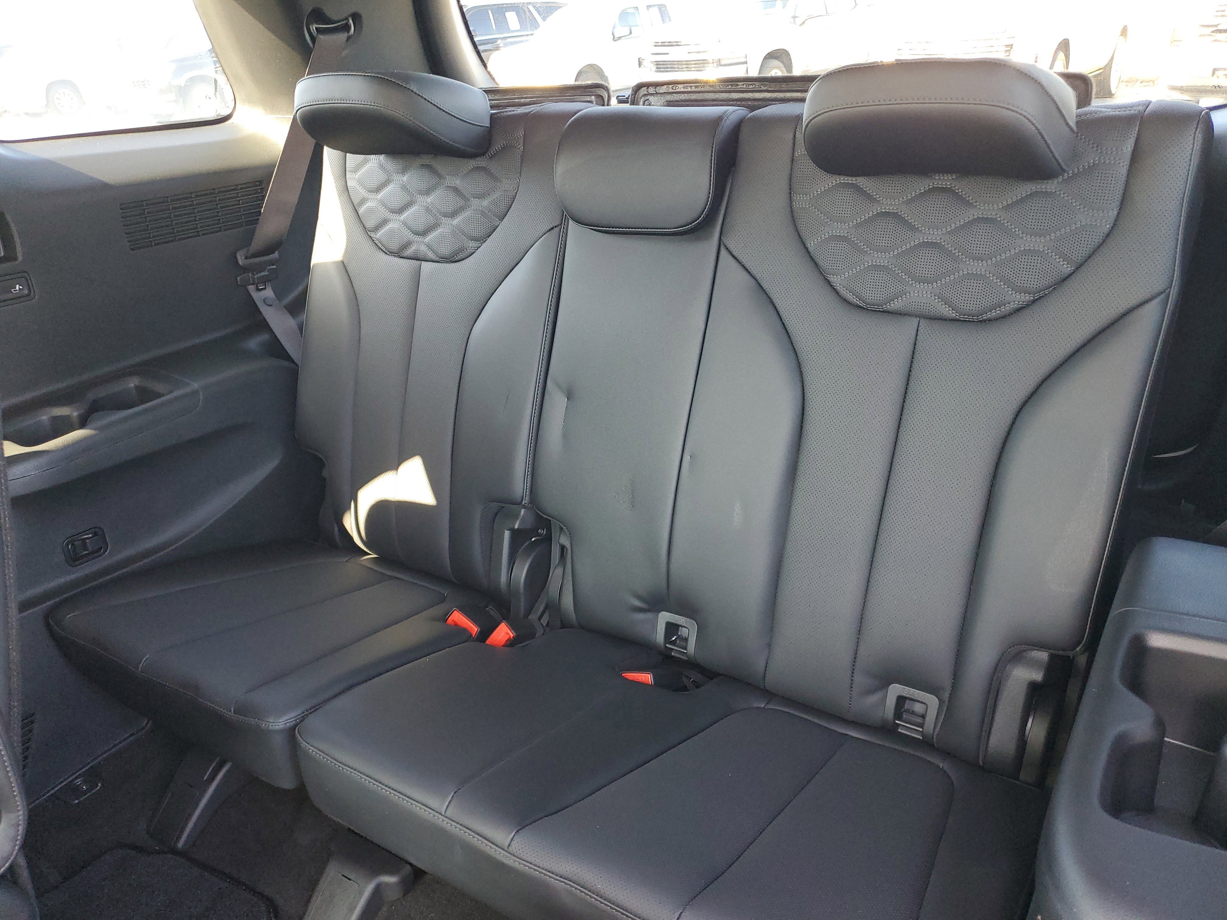 Used 2022 Hyundai Palisade Limited w/ Cargo Package image 13