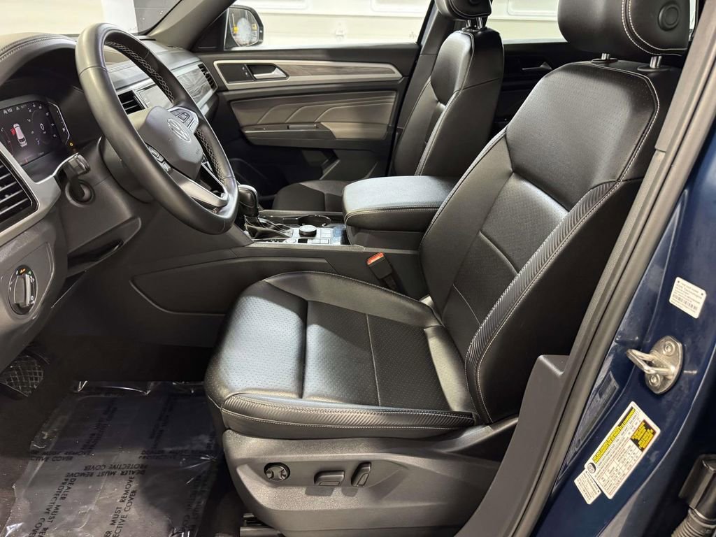 Used 2022 Volkswagen Atlas Cross Sport SE image 17