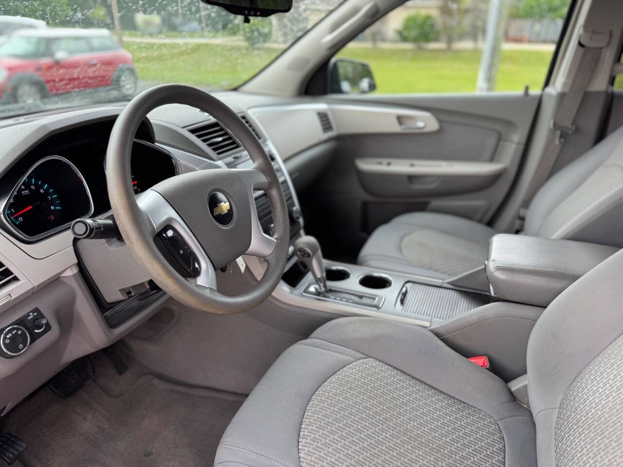 Used 2009 Chevrolet Traverse LS image 9