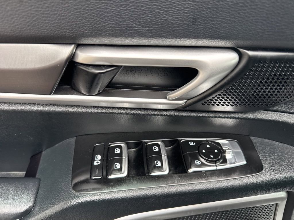 Used 2025 Kia Telluride S FWD image 13