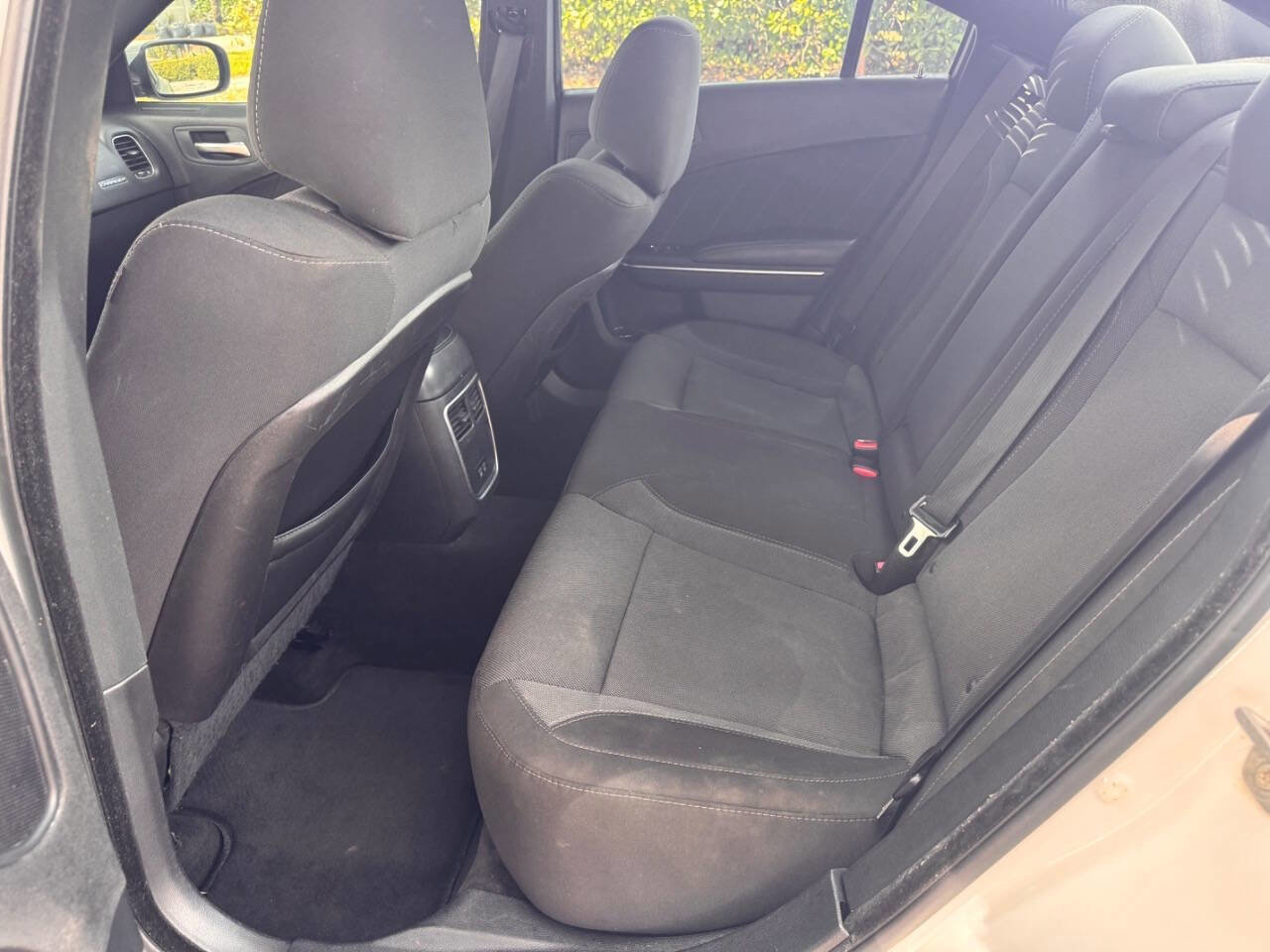 Used 2015 Dodge Charger SXT image 9