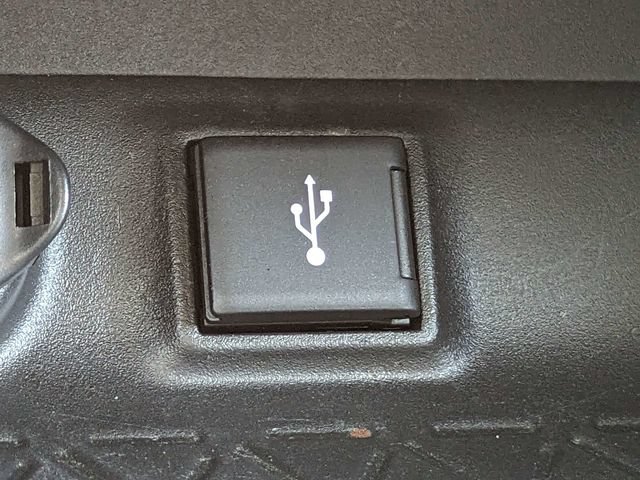 Used 2021 Toyota RAV4 LE w/ Carpet Mat Package (TMS) FWD image 22