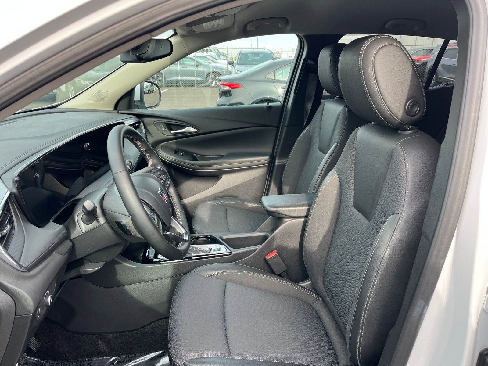 Used 2025 Buick Encore GX Preferred image 35