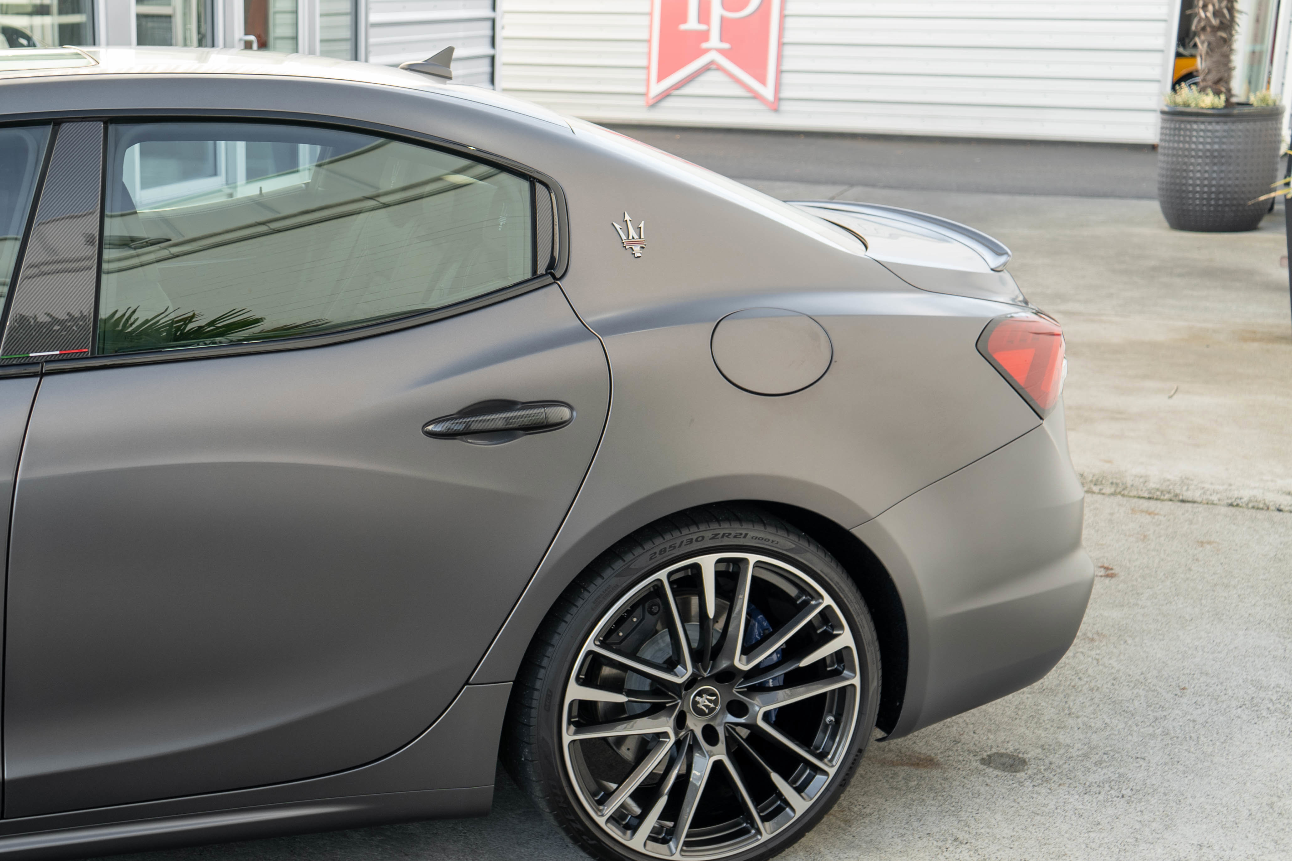 Used 2022 Maserati Ghibli Trofeo image 5