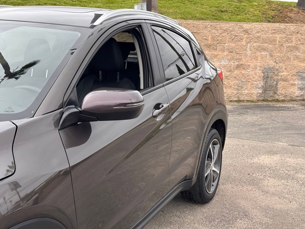 Used 2021 Honda HR-V EX-L image 9