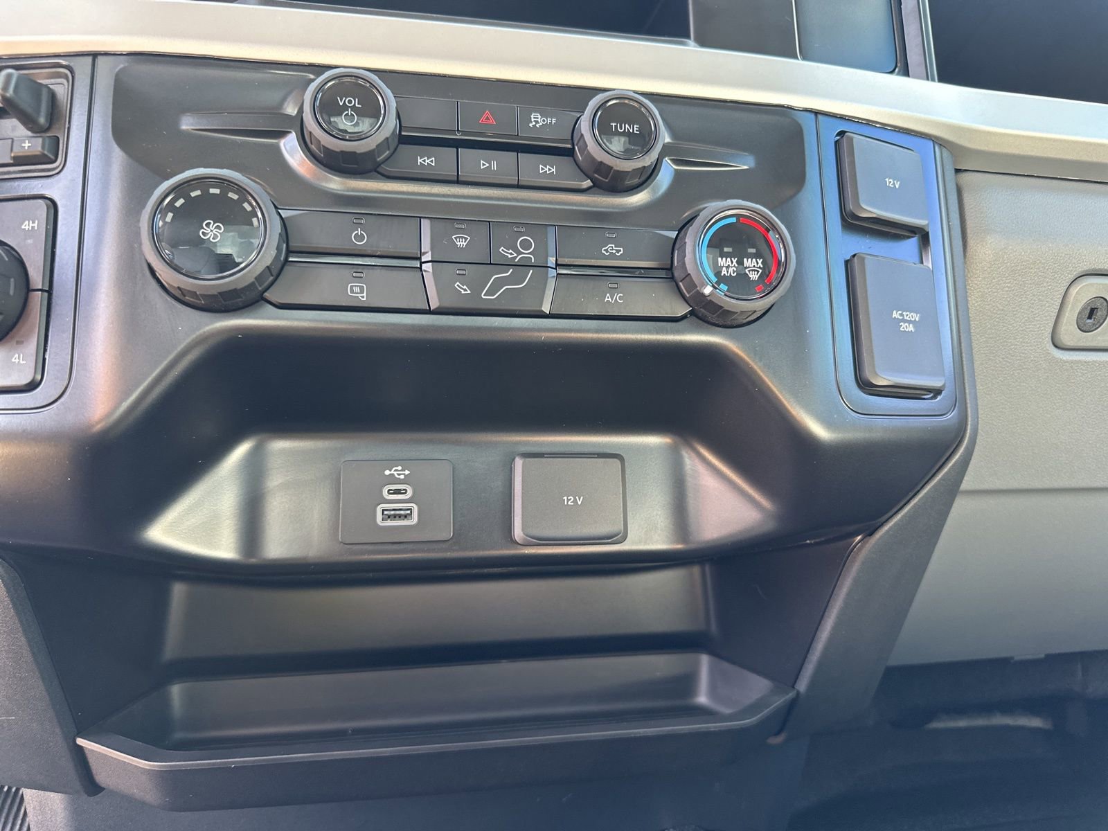 New 2026 Ford F550 4x4 Regular Cab Super Duty image 14