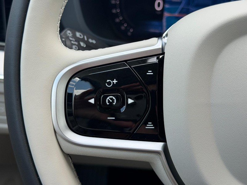 New 2026 Volvo XC60 T8 Ultra w/ Climate Package AWD/4WD image 10
