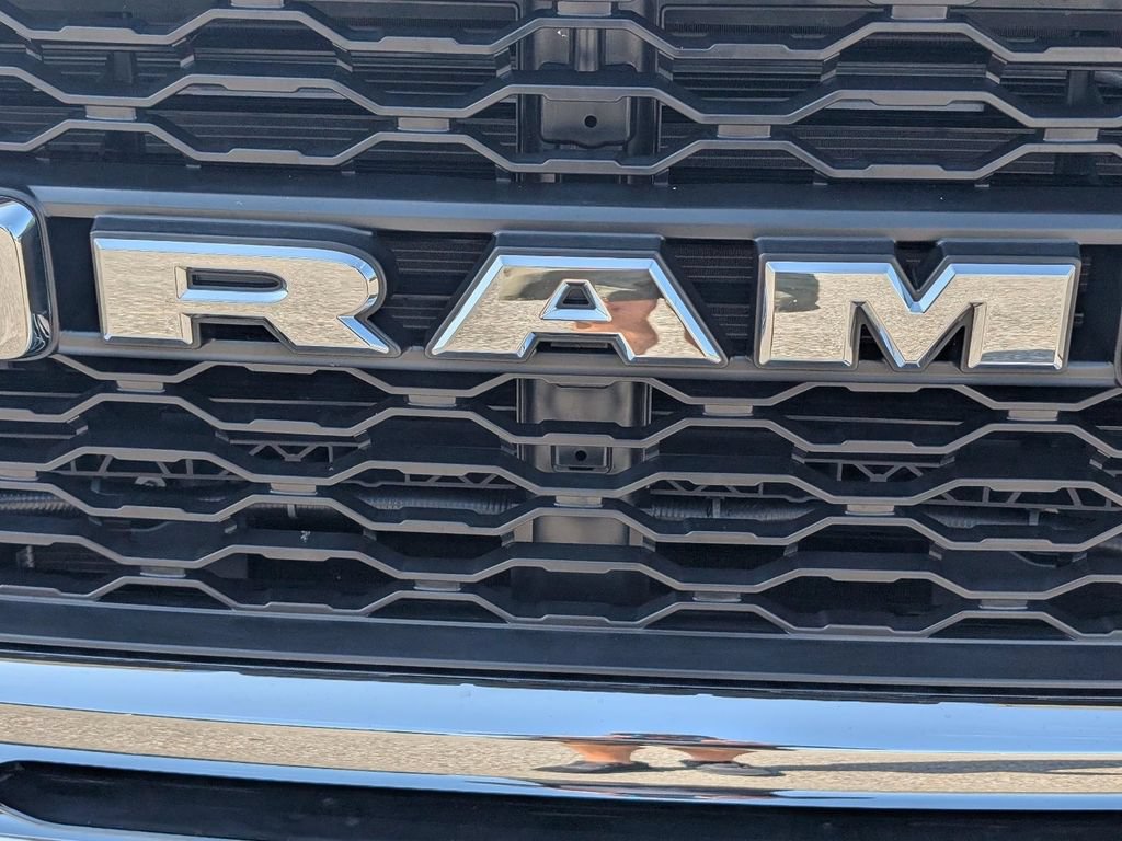 Used 2024 RAM 2500 Tradesman w/ Chrome Appearance Group AWD/4WD image 3
