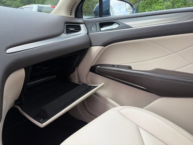 Used 2017 Lincoln MKC Premiere FWD image 16