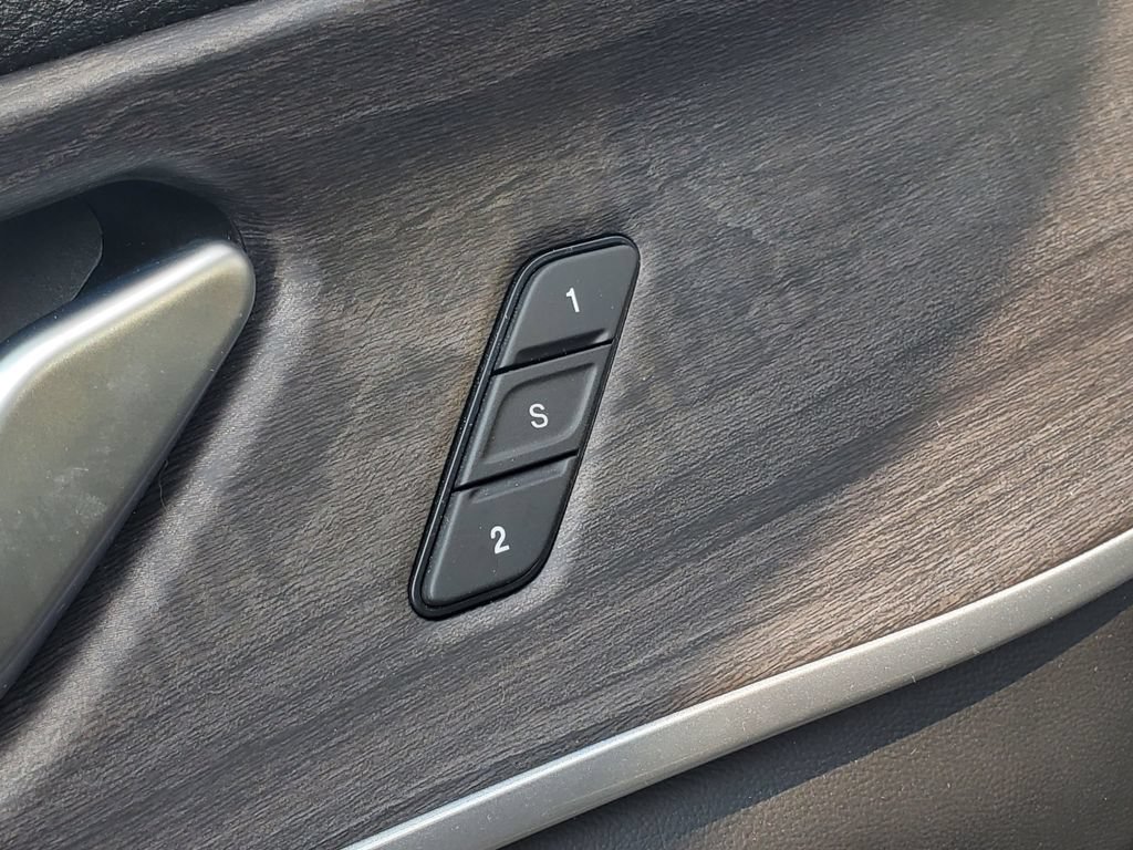 Used 2023 Jeep Grand Cherokee L Limited AWD/4WD image 8