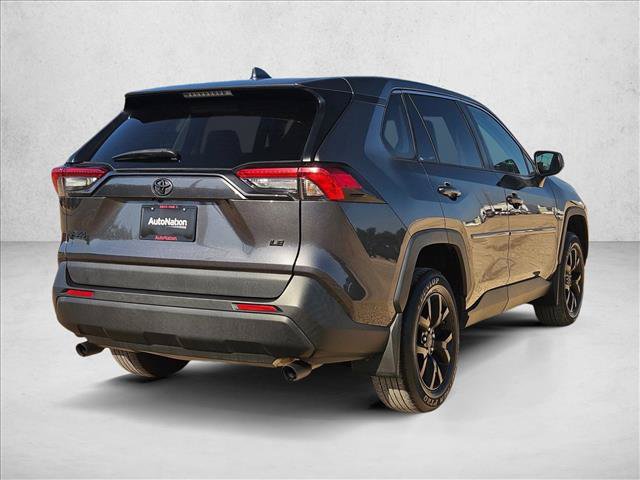 Used 2022 Toyota RAV4 LE FWD image 5