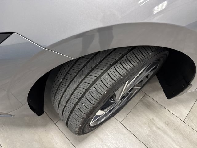 Used 2024 Hyundai Elantra Limited image 35