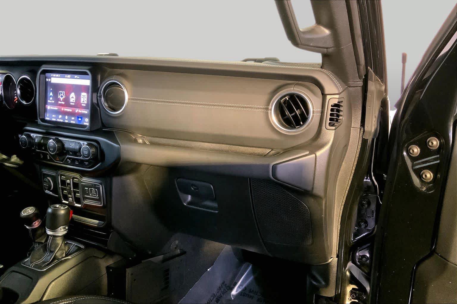 Used 2021 Jeep Wrangler Unlimited Sahara AWD/4WD image 19