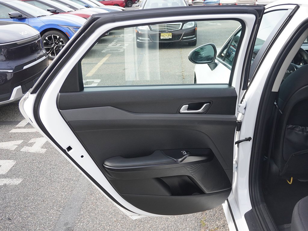 Used 2023 Kia K5 LXS image 24