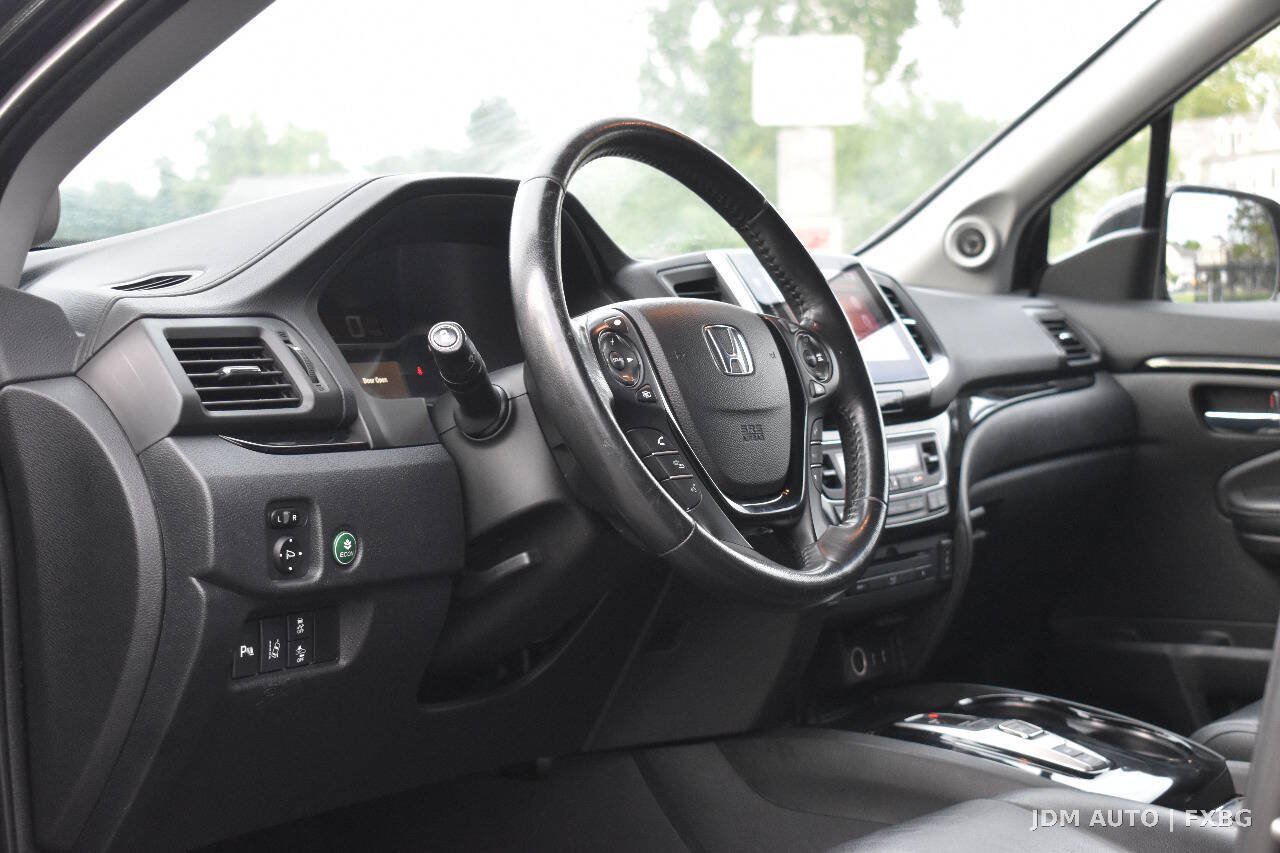 Used 2016 Honda Pilot Touring image 19