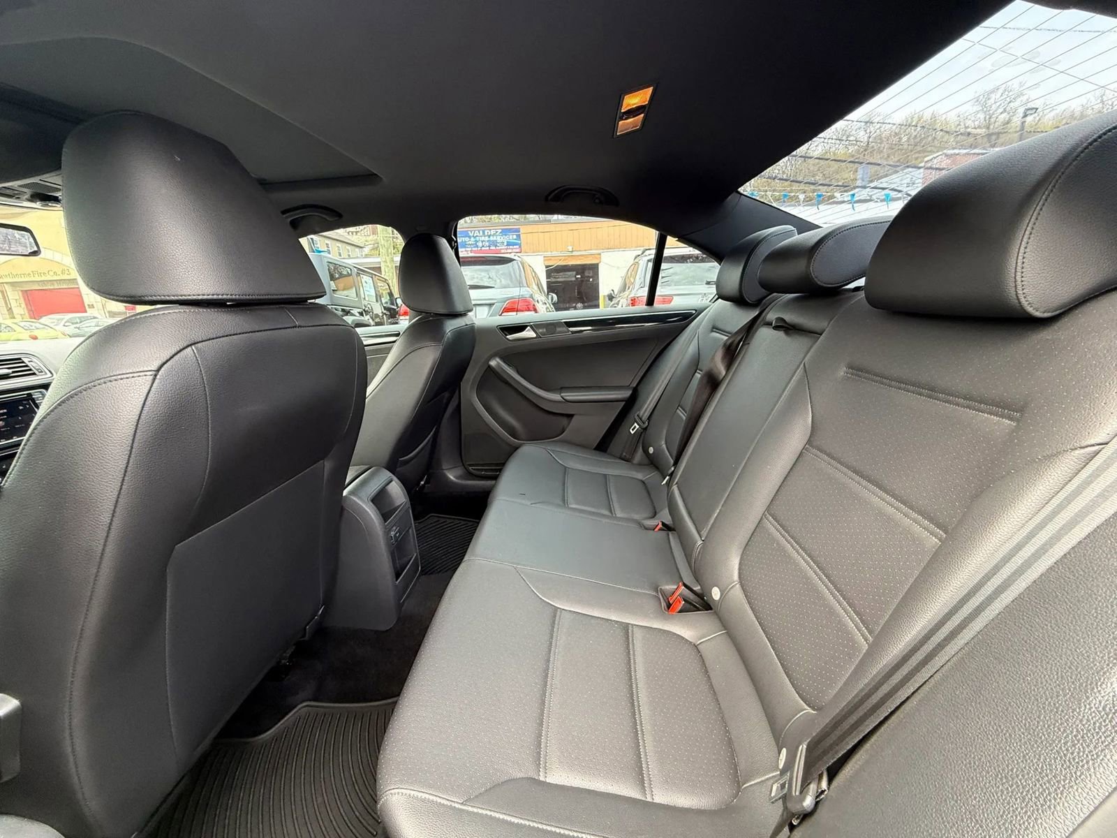 Used 2018 Volkswagen Jetta Sport FWD image 30