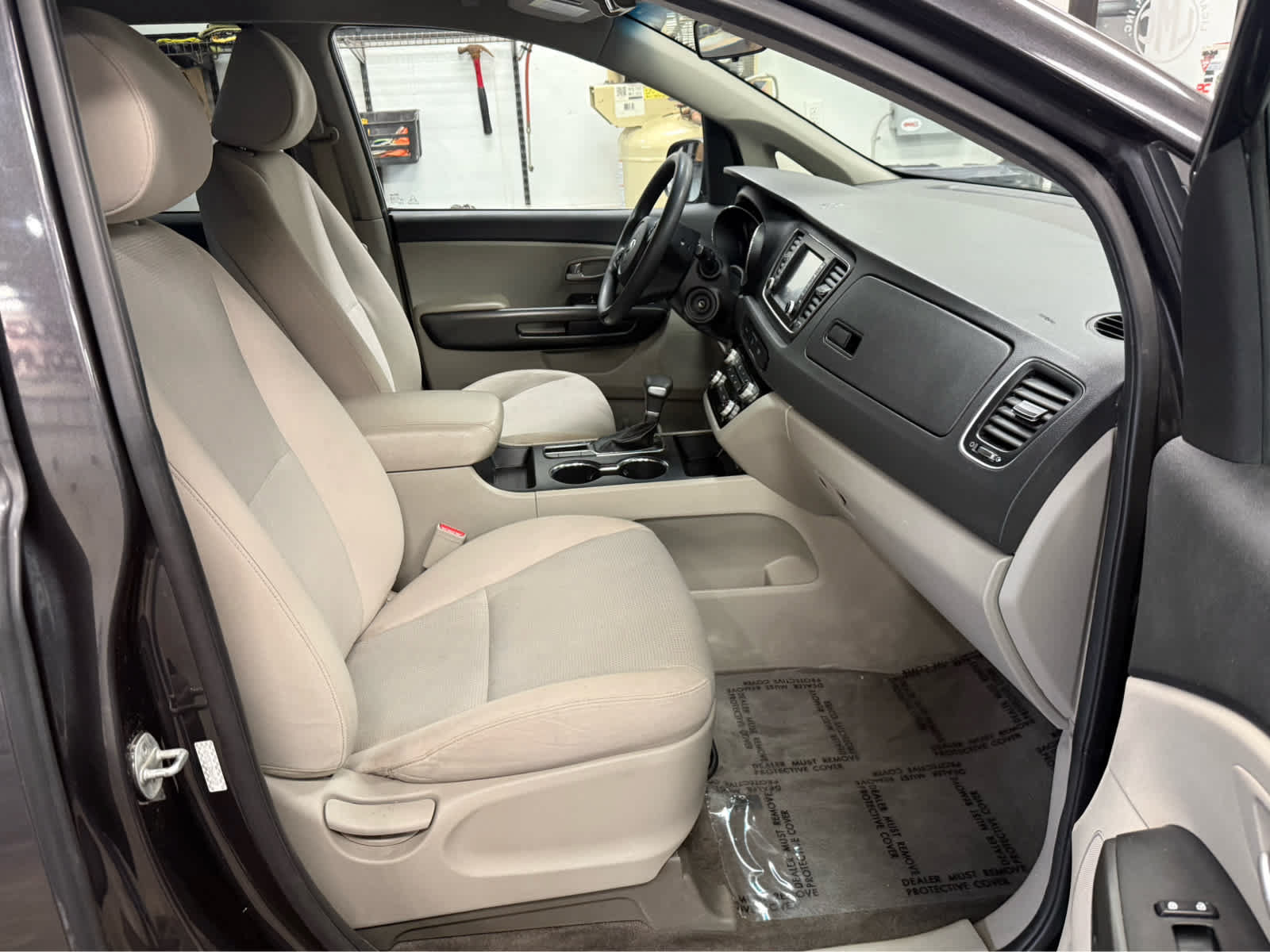 Used 2021 Kia Sedona LX FWD image 27