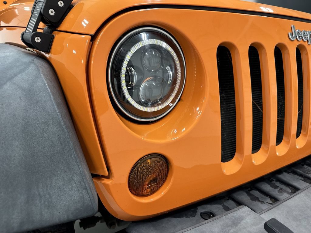 Used 2012 Jeep Wrangler Unlimited Sport AWD/4WD image 11