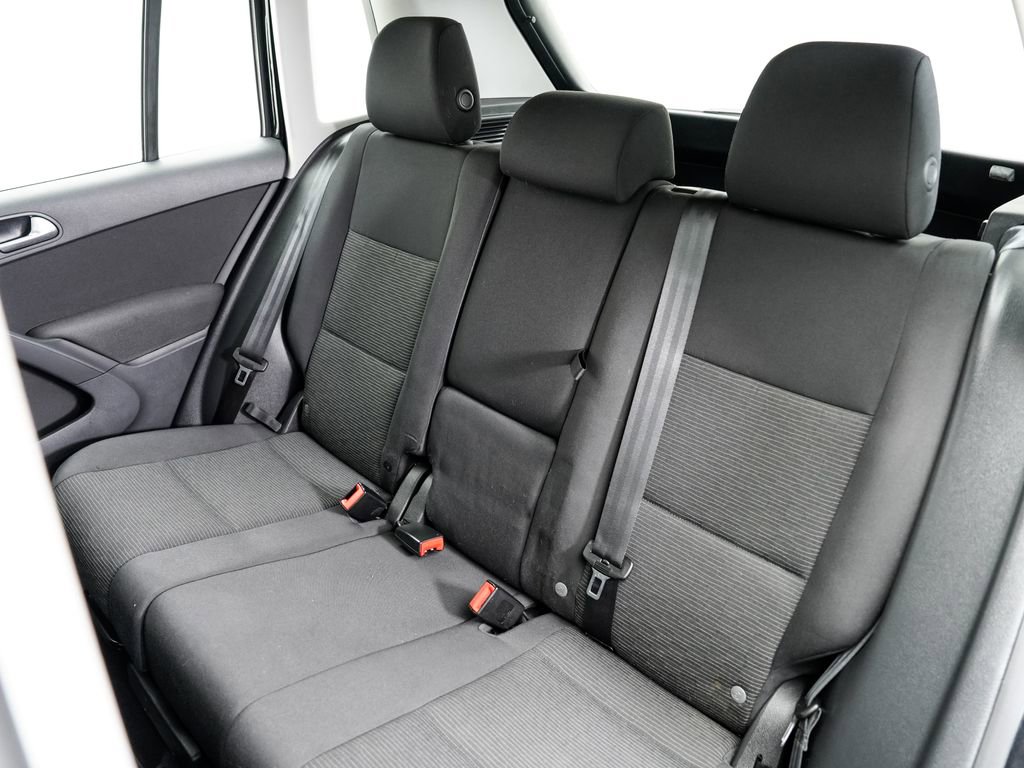 Used 2013 Volkswagen Tiguan S image 23