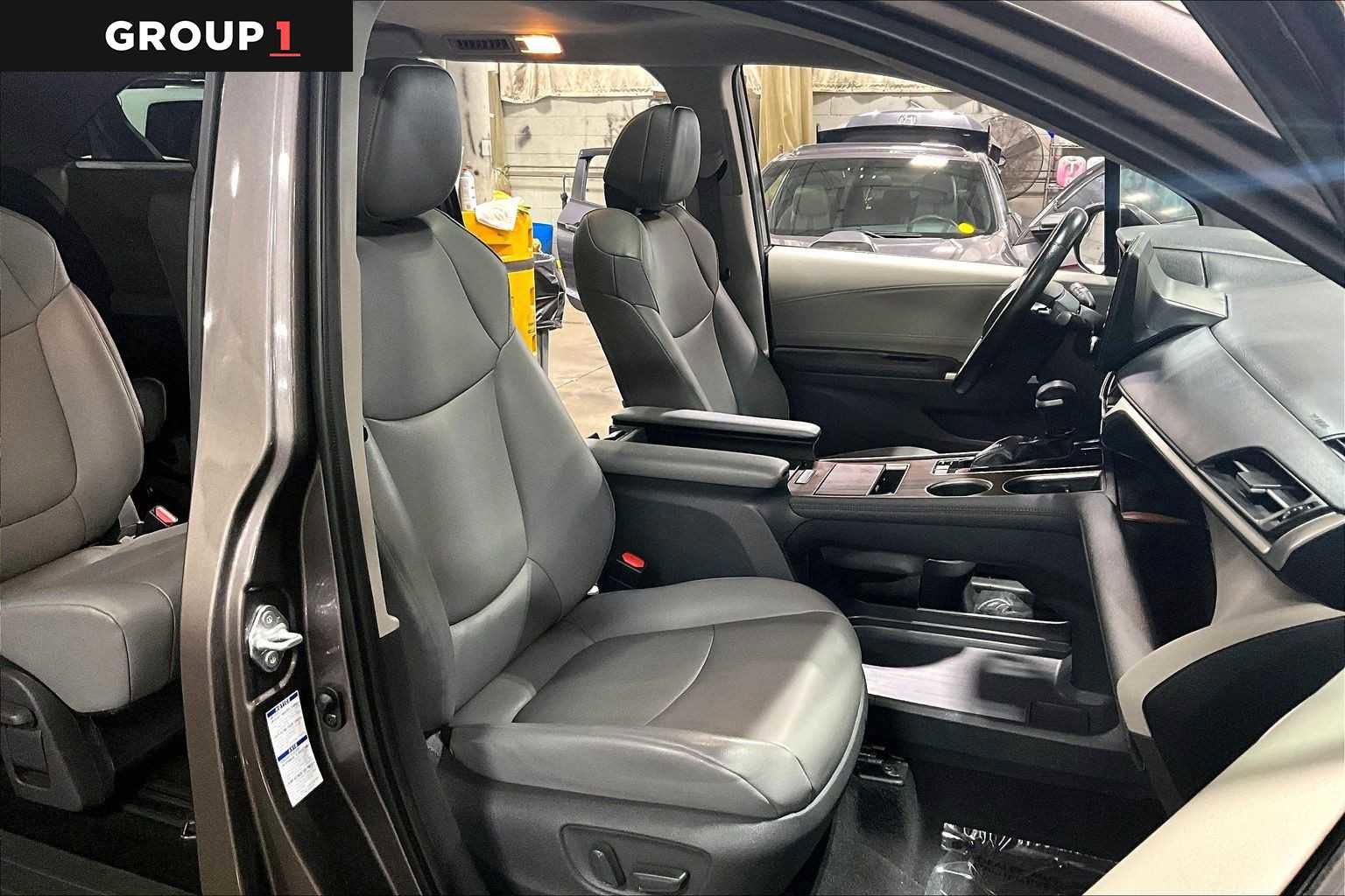 Certified 2021 Toyota Sienna XLE image 9