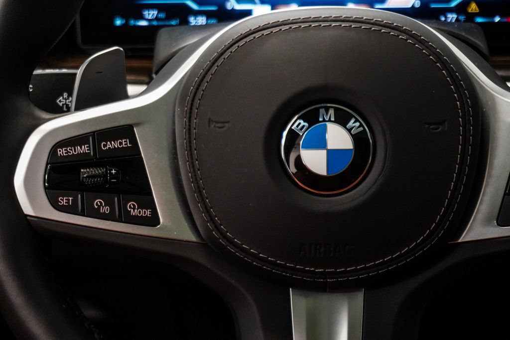 Used 2026 BMW X7 xDrive40i w/ M Sport Package AWD/4WD image 17