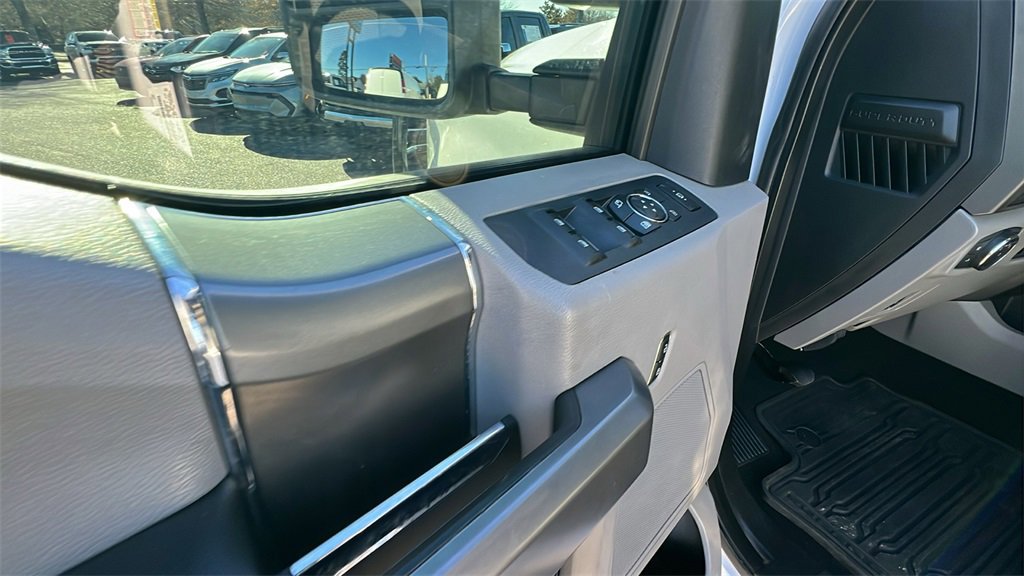 Used 2019 Ford F250 XLT w/ XLT Premium Package image 12