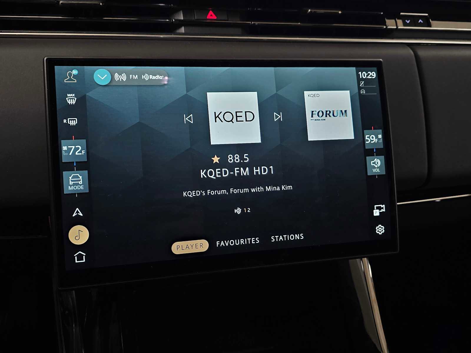 Used 2025 Land Rover Range Rover Sport SE image 32