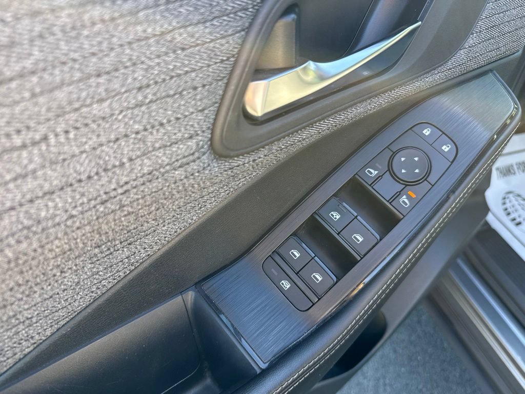 Used 2023 Nissan Rogue SV AWD/4WD image 25