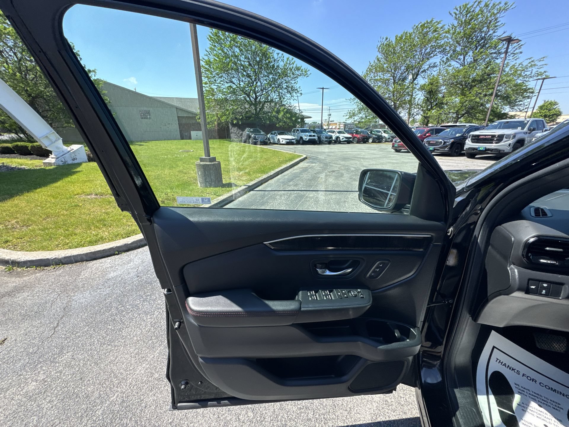 Used 2025 Honda Pilot Black Edition image 23