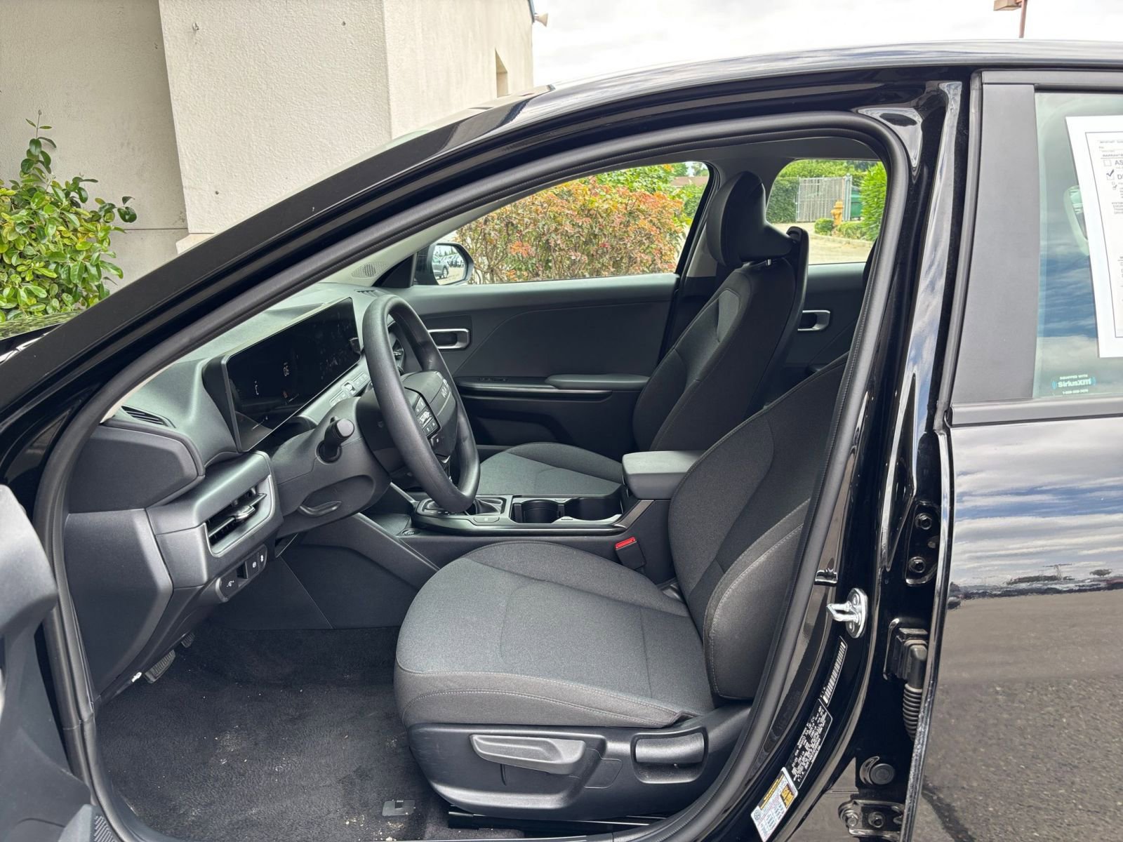 Used 2025 Kia K4 FWD image 27