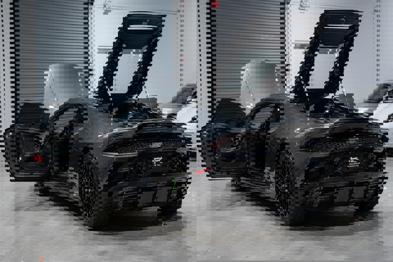 Used 2020 Lamborghini Huracan EVO image 33