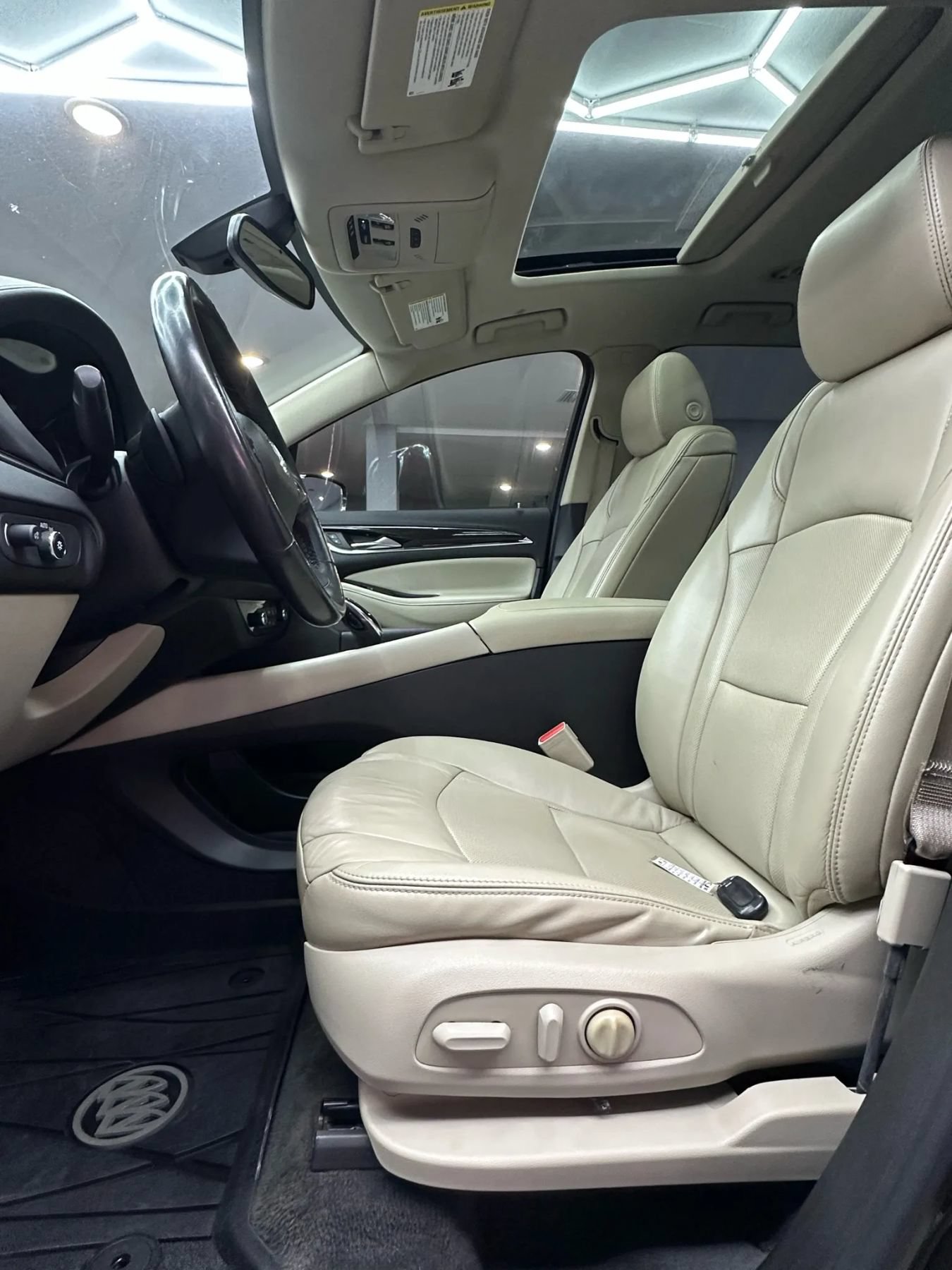 Used 2018 Buick Enclave Essence FWD image 12