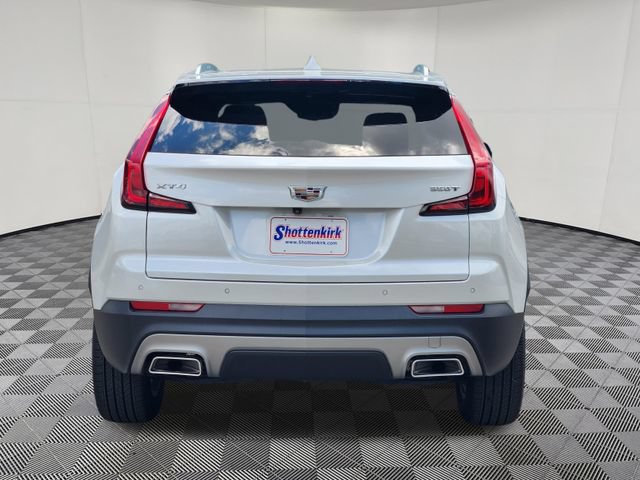 Used 2022 Cadillac XT4 Premium Luxury w/ Cold Weather Package FWD image 7