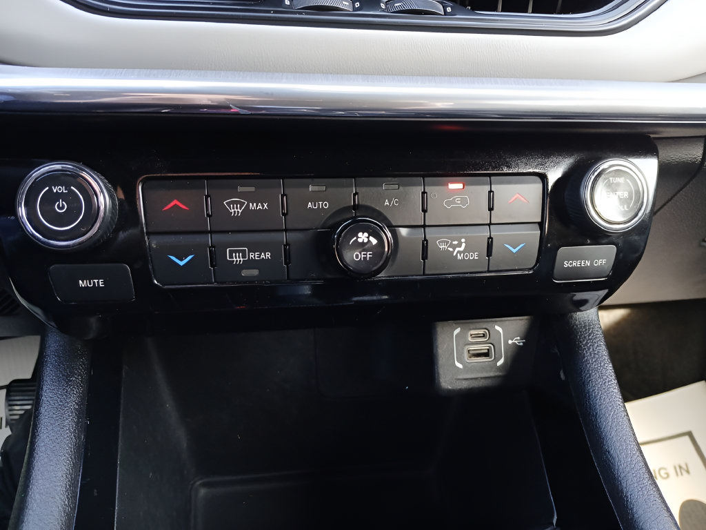 Used 2024 Jeep Compass Limited AWD/4WD image 17
