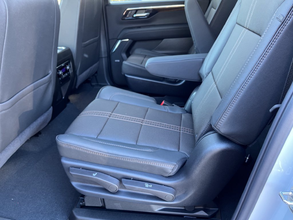 New 2026 Chevrolet Suburban High Country w/ Sun And Tow Package AWD/4WD image 25