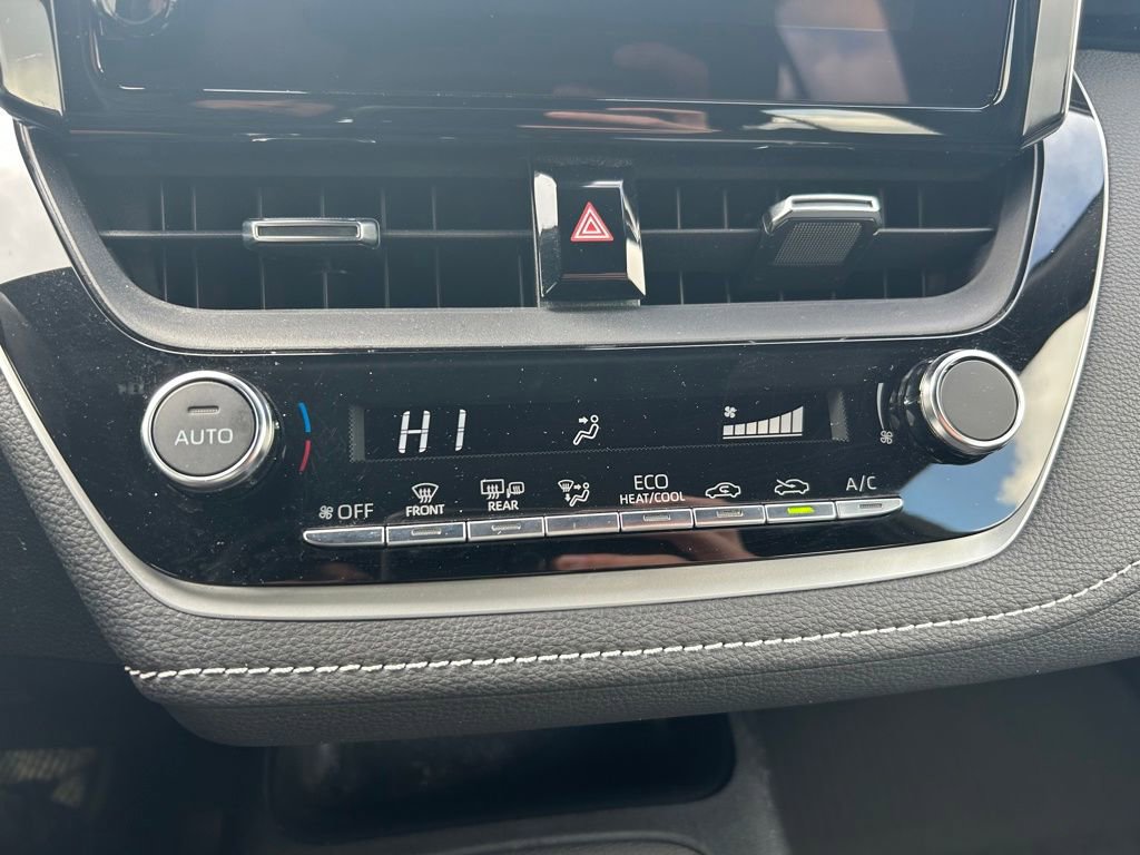 Used 2025 Toyota Corolla SE image 15